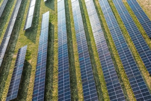 8-Best-Green-Stocks-and-ETFs-to-Buy-in-2025-Earth-Equity-Advisors